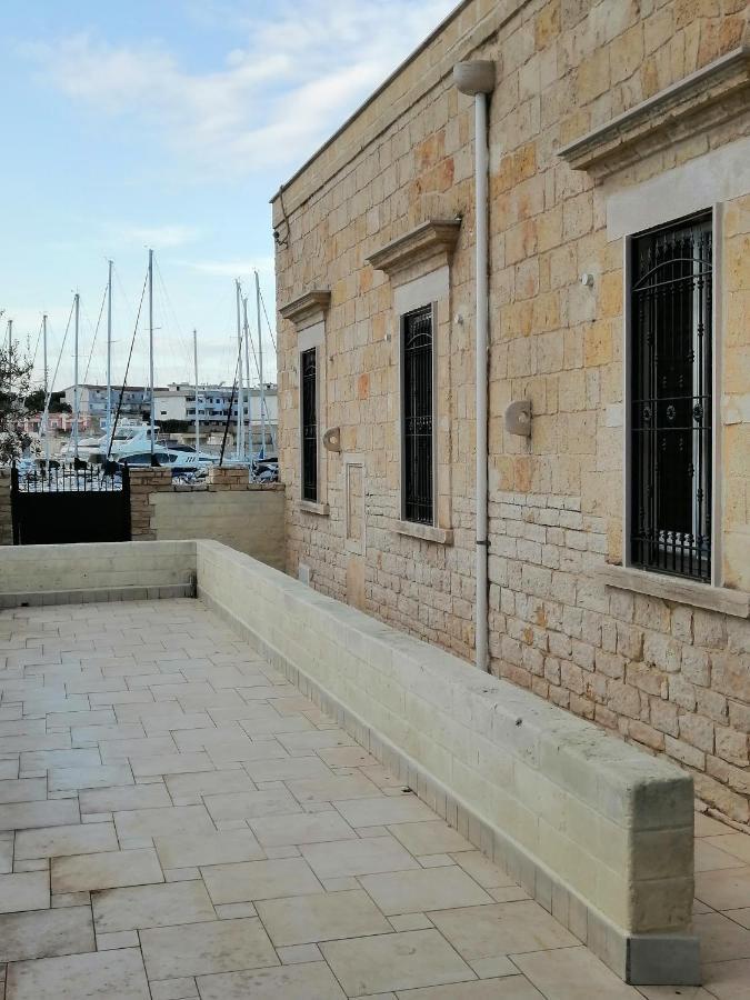 Tre Metri Sopra Il Mare Villa Bisceglie Exteriör bild