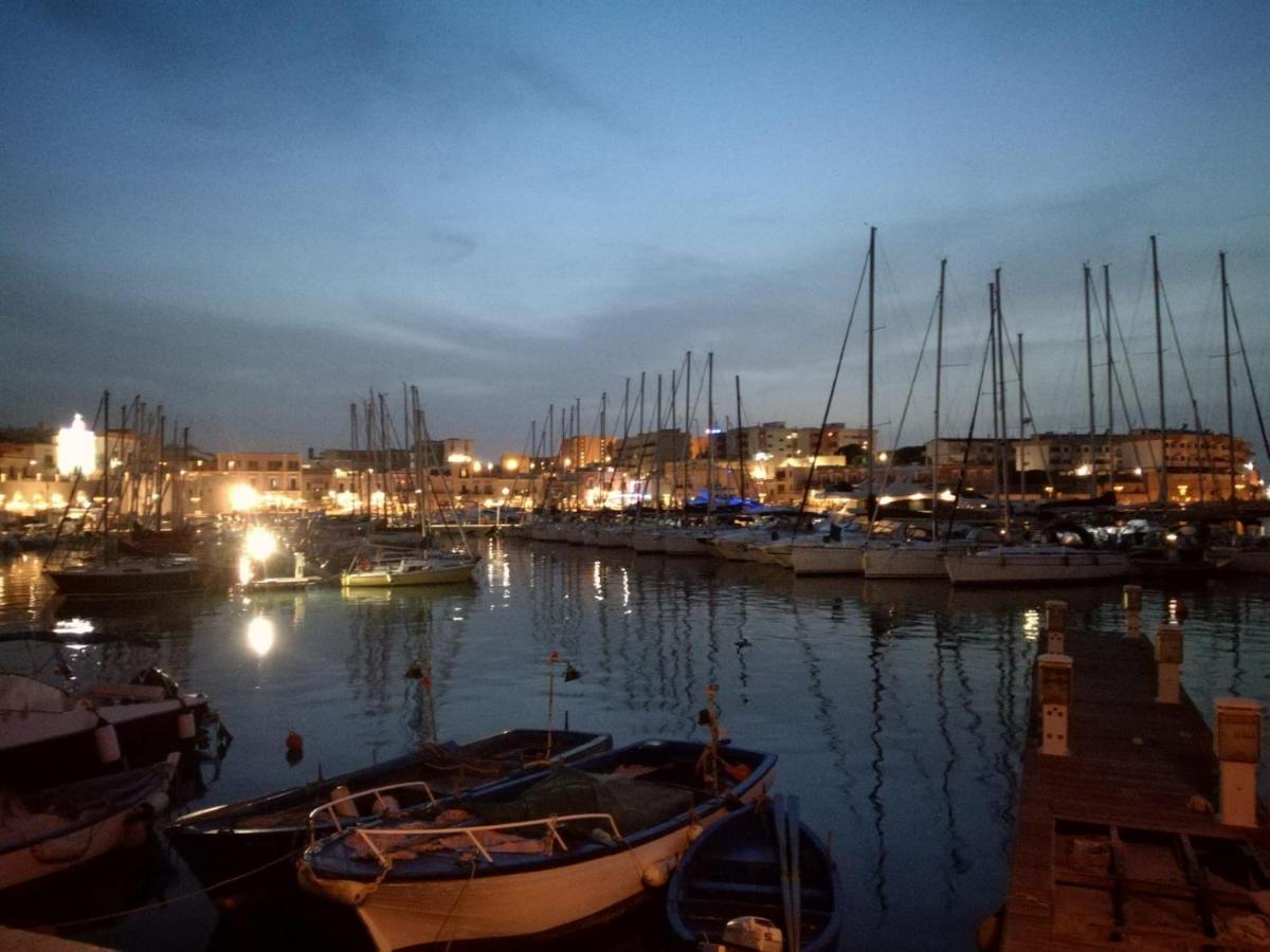 Tre Metri Sopra Il Mare Villa Bisceglie Exteriör bild