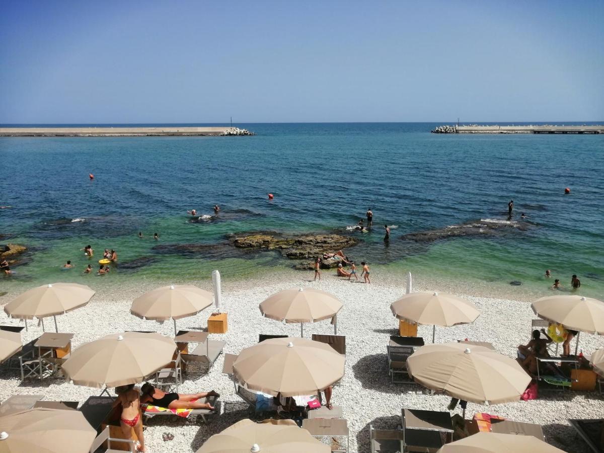 Tre Metri Sopra Il Mare Villa Bisceglie Exteriör bild