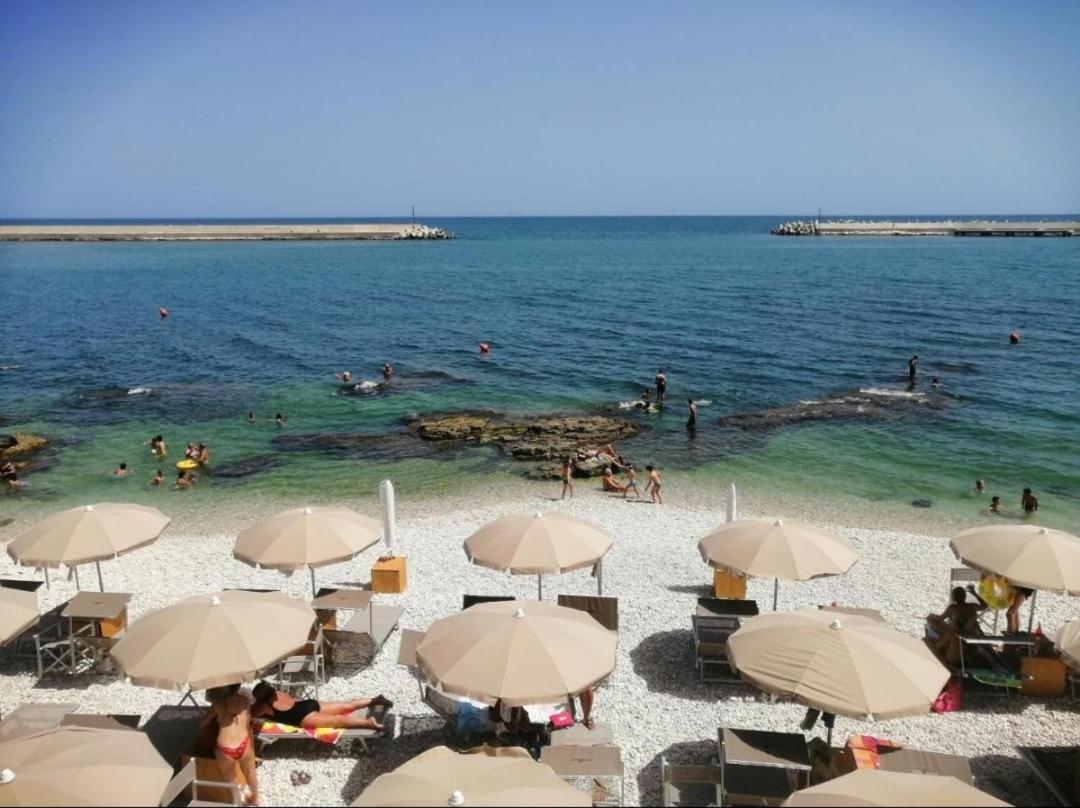 Tre Metri Sopra Il Mare Villa Bisceglie Exteriör bild